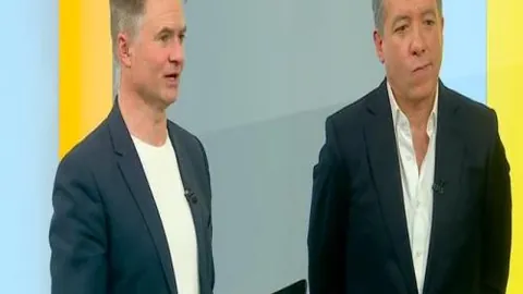 管泽元微博力挺国足，预告与范志毅共襄盛举观赛