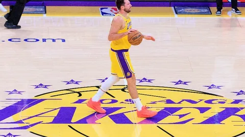 “杭州亚运盛况！王霜五射建功，中国女足惊艳开赛”